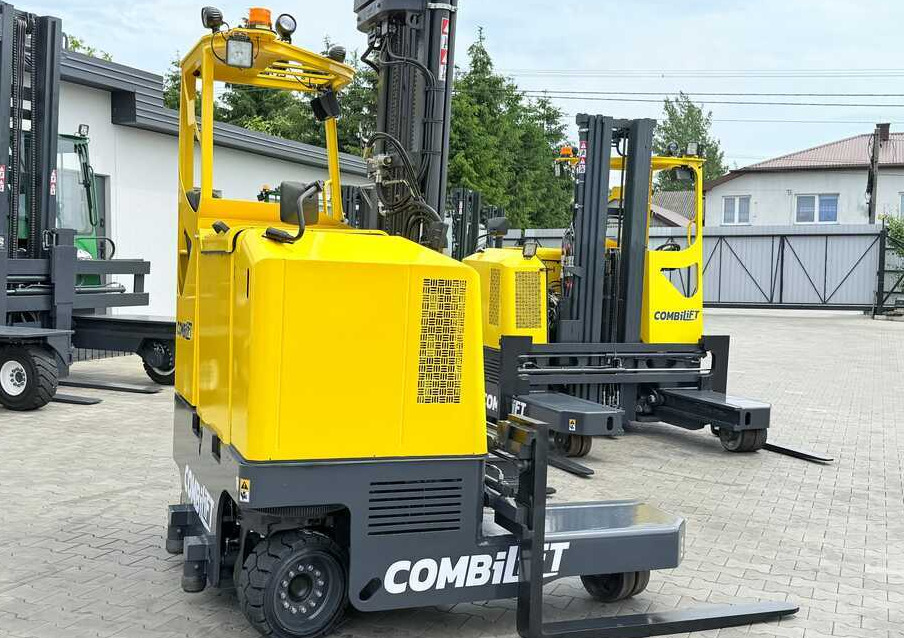 Combilift MR / ELECTRIC / TRIPLEX – 6000MM / FULL FREE LIFT / WIDE POSITIONER / FORK SIDESHIFT / ONLY 1400 HOURS / LIKE NEW - Chariot multidirectionnel: photos 5 Combilift MR / ELECTRIC / TRIPLEX – 6000MM / FULL FREE LIFT / WIDE POSITIONER / FORK SIDESHIFT / ONLY 1400 HOURS / LIKE NEW - Chariot multidirectionnel: photos 5