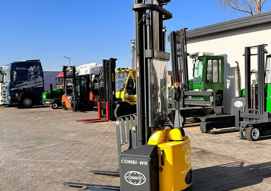 Combilift WR-4 / DUPLEX / 4.5M / 2017 / ONLY 30 HOURS / LIKE NEW / 1500KG - Gerbeur: photos 4 Combilift WR-4 / DUPLEX / 4.5M / 2017 / ONLY 30 HOURS / LIKE NEW / 1500KG - Gerbeur: photos 4
