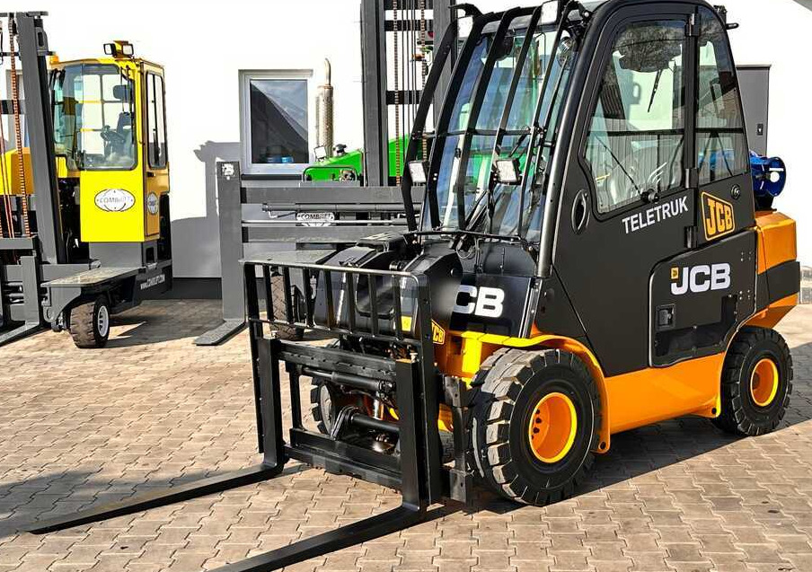 JCB TLT30G / GAS / 4100MM / FULL CABIN / FORK POSITIONER / LIKE NEW - Chariot télescopique: photos 2 JCB TLT30G / GAS / 4100MM / FULL CABIN / FORK POSITIONER / LIKE NEW - Chariot télescopique: photos 2