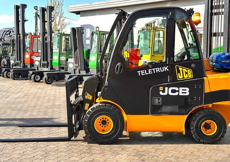 JCB TLT30G / GAS / 4100MM / FULL CABIN / FORK POSITIONER / LIKE NEW - Chariot télescopique: photos 4 JCB TLT30G / GAS / 4100MM / FULL CABIN / FORK POSITIONER / LIKE NEW - Chariot télescopique: photos 4