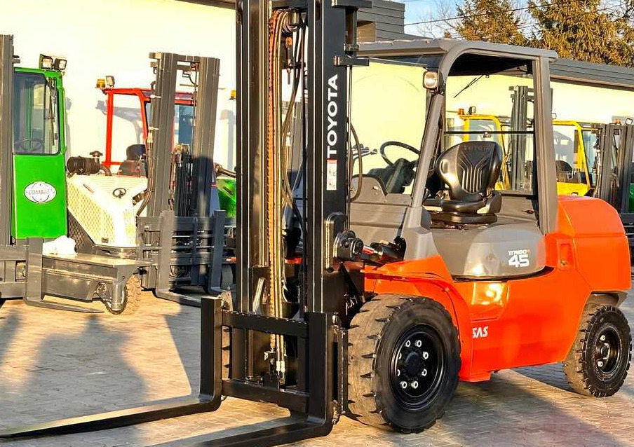 Toyota 42-4FD40 / DIESEL / 4500KG / DUPLEX / FORKS 1400MM / WELL-MAINTAINED - Chariot élévateur diesel: photos 1 Toyota 42-4FD40 / DIESEL / 4500KG / DUPLEX / FORKS 1400MM / WELL-MAINTAINED - Chariot élévateur diesel: photos 1