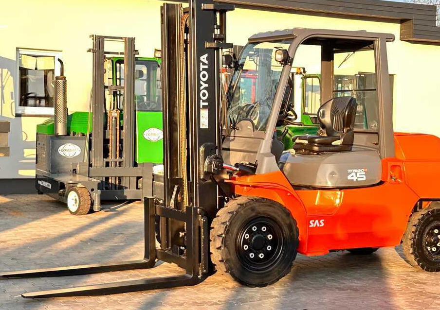 Toyota 42-4FD40 / DIESEL / 4500KG / DUPLEX / FORKS 1400MM / WELL-MAINTAINED - Chariot élévateur diesel: photos 3 Toyota 42-4FD40 / DIESEL / 4500KG / DUPLEX / FORKS 1400MM / WELL-MAINTAINED - Chariot élévateur diesel: photos 3