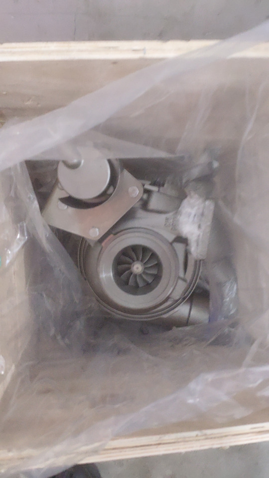 CATERPILLAR 424-3431 - Turbocompresseur pour Pelle: photos 2 CATERPILLAR 424-3431 - Turbocompresseur pour Pelle: photos 2