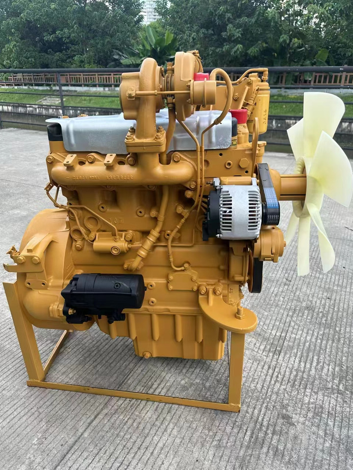 CATERPILLAR C4.4 - Moteur pour Pelle: photos 4 CATERPILLAR C4.4 - Moteur pour Pelle: photos 4