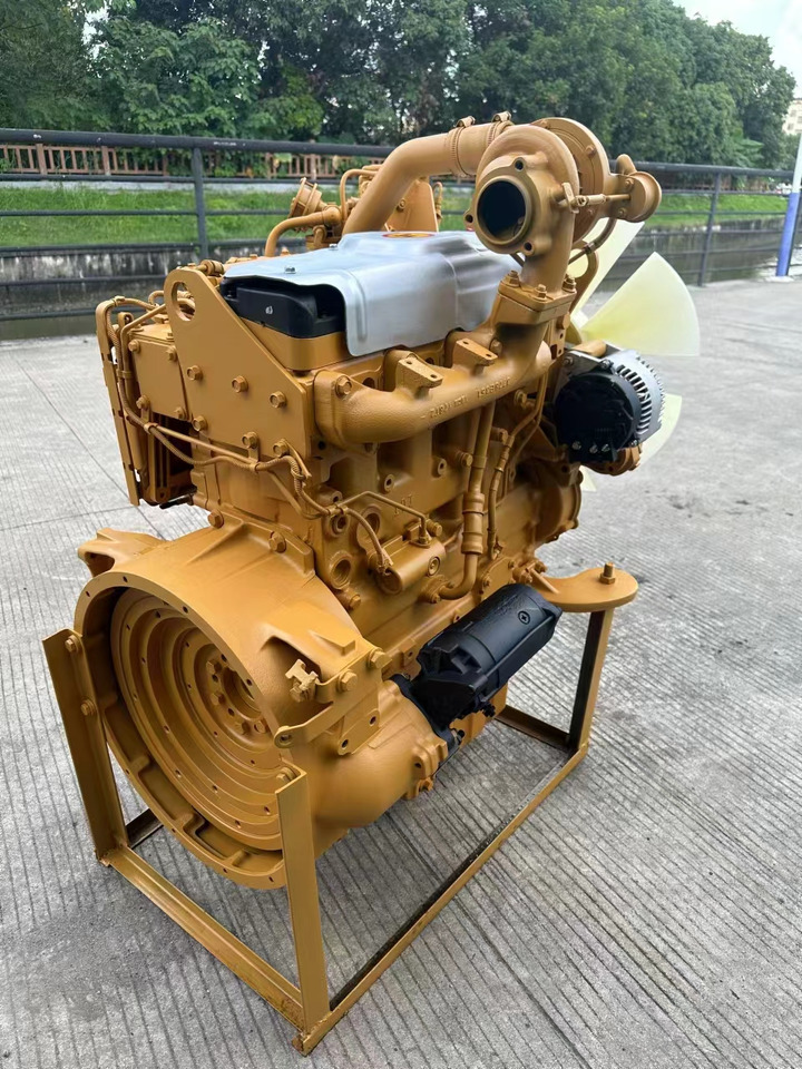 CATERPILLAR C4.4 - Moteur pour Pelle: photos 3 CATERPILLAR C4.4 - Moteur pour Pelle: photos 3