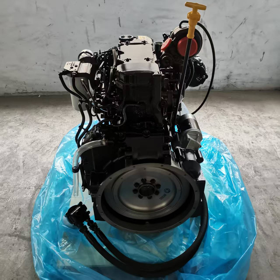 CUMMINS QSB4.5 - Moteur pour Pelle: photos 2 CUMMINS QSB4.5 - Moteur pour Pelle: photos 2
