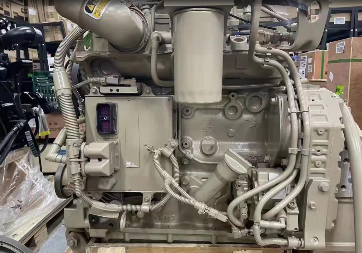 CUMMINS QSB4.5 - Moteur pour Pelle: photos 2 CUMMINS QSB4.5 - Moteur pour Pelle: photos 2