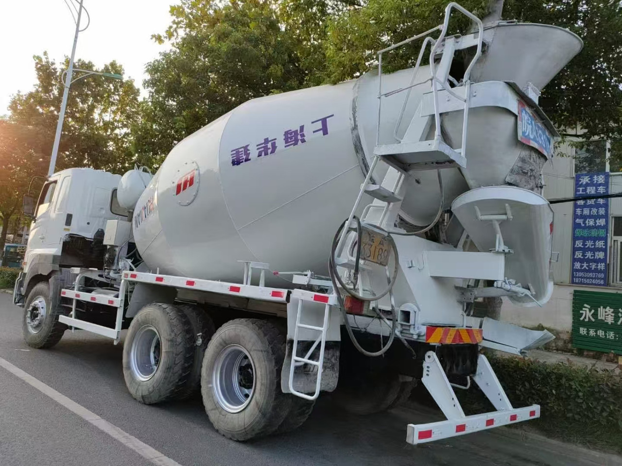 HINO 700 - Camion citerne: photos 5 HINO 700 - Camion citerne: photos 5