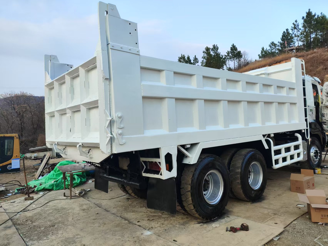 HINO HINO 700 - Camion benne: photos 2 HINO HINO 700 - Camion benne: photos 2