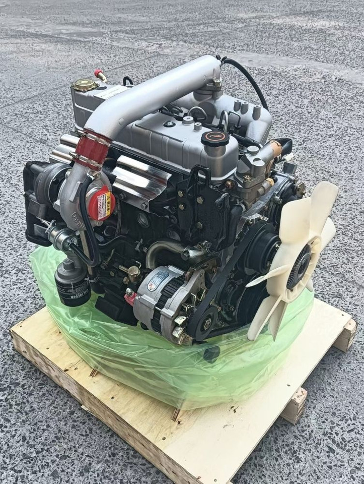 ISUZU 4JB1T - Moteur pour Pelle: photos 2 ISUZU 4JB1T - Moteur pour Pelle: photos 2