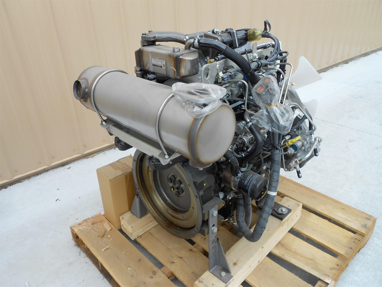 ISUZU 4LE2 - Moteur pour Pelle: photos 4 ISUZU 4LE2 - Moteur pour Pelle: photos 4