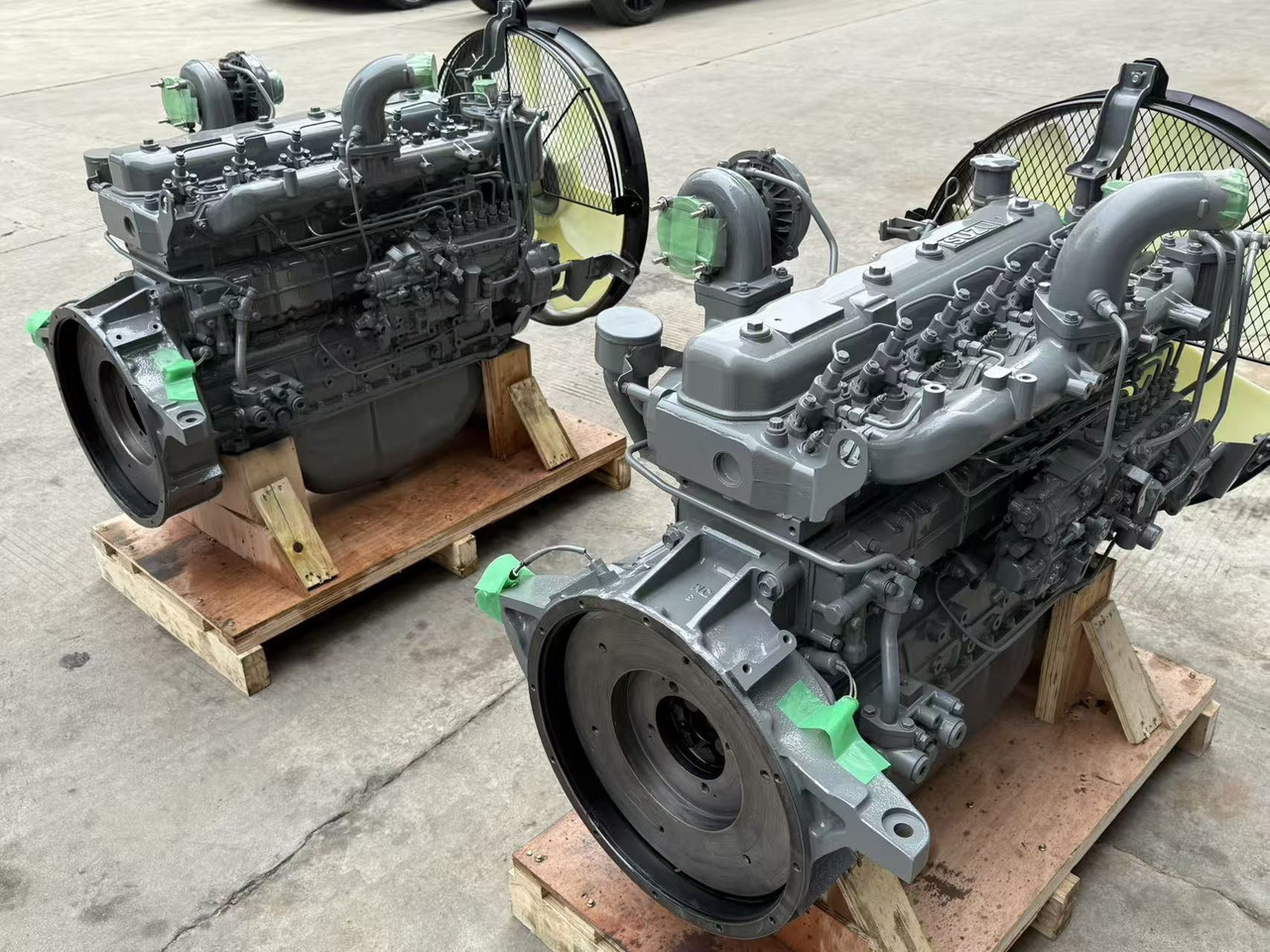 ISUZU 6BG1 - Moteur pour Pelle: photos 2 ISUZU 6BG1 - Moteur pour Pelle: photos 2