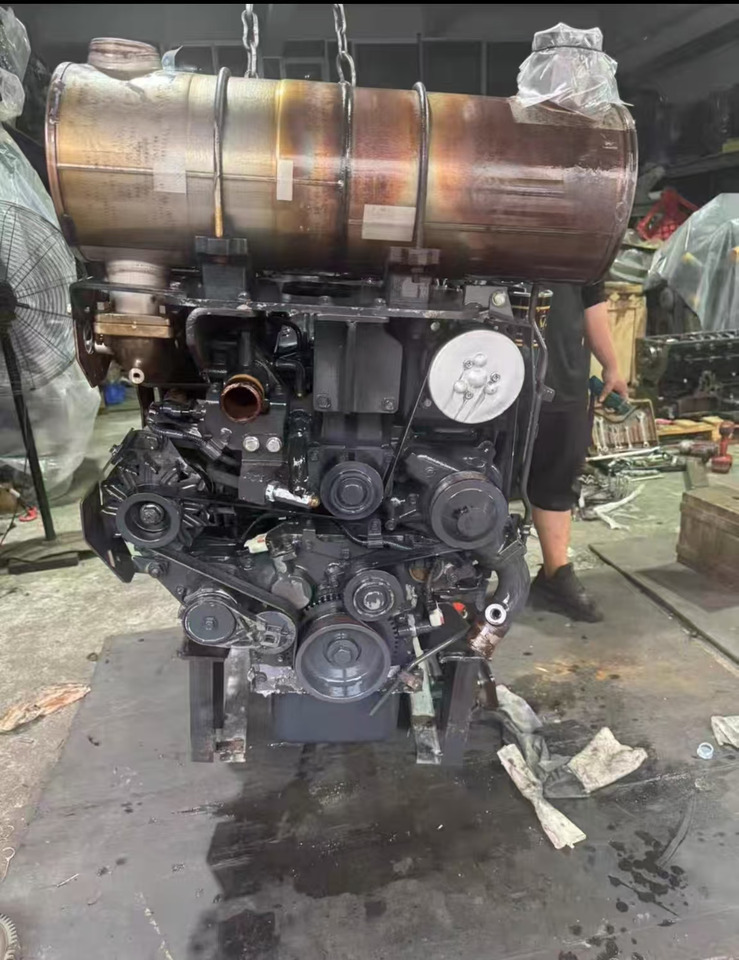 KOMATSU 4D95LE-6 - Moteur pour Mini pelle: photos 1 KOMATSU 4D95LE-6 - Moteur pour Mini pelle: photos 1