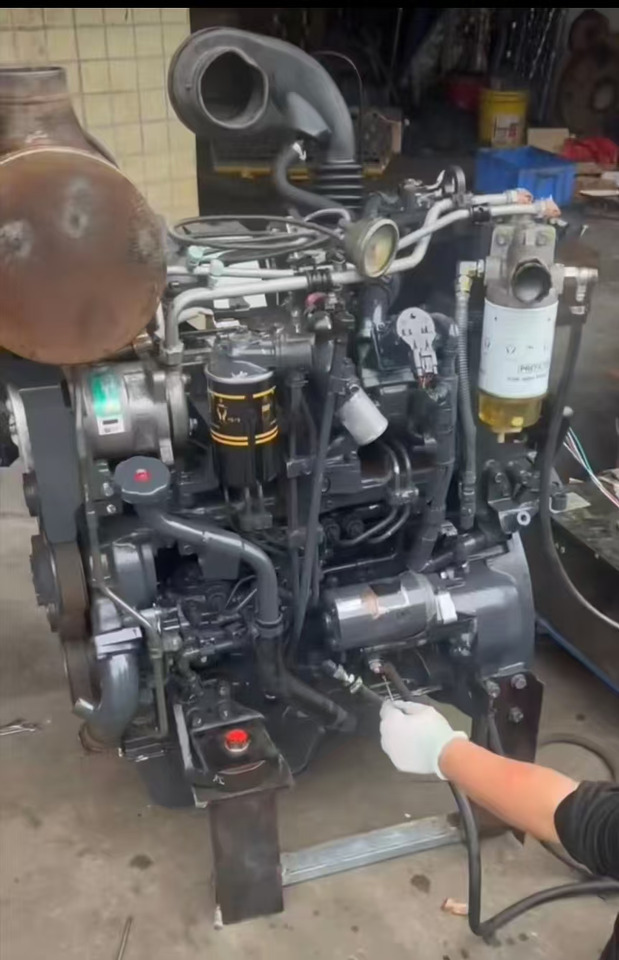 KOMATSU 4D95LE-6 - Moteur pour Pelle: photos 5 KOMATSU 4D95LE-6 - Moteur pour Pelle: photos 5