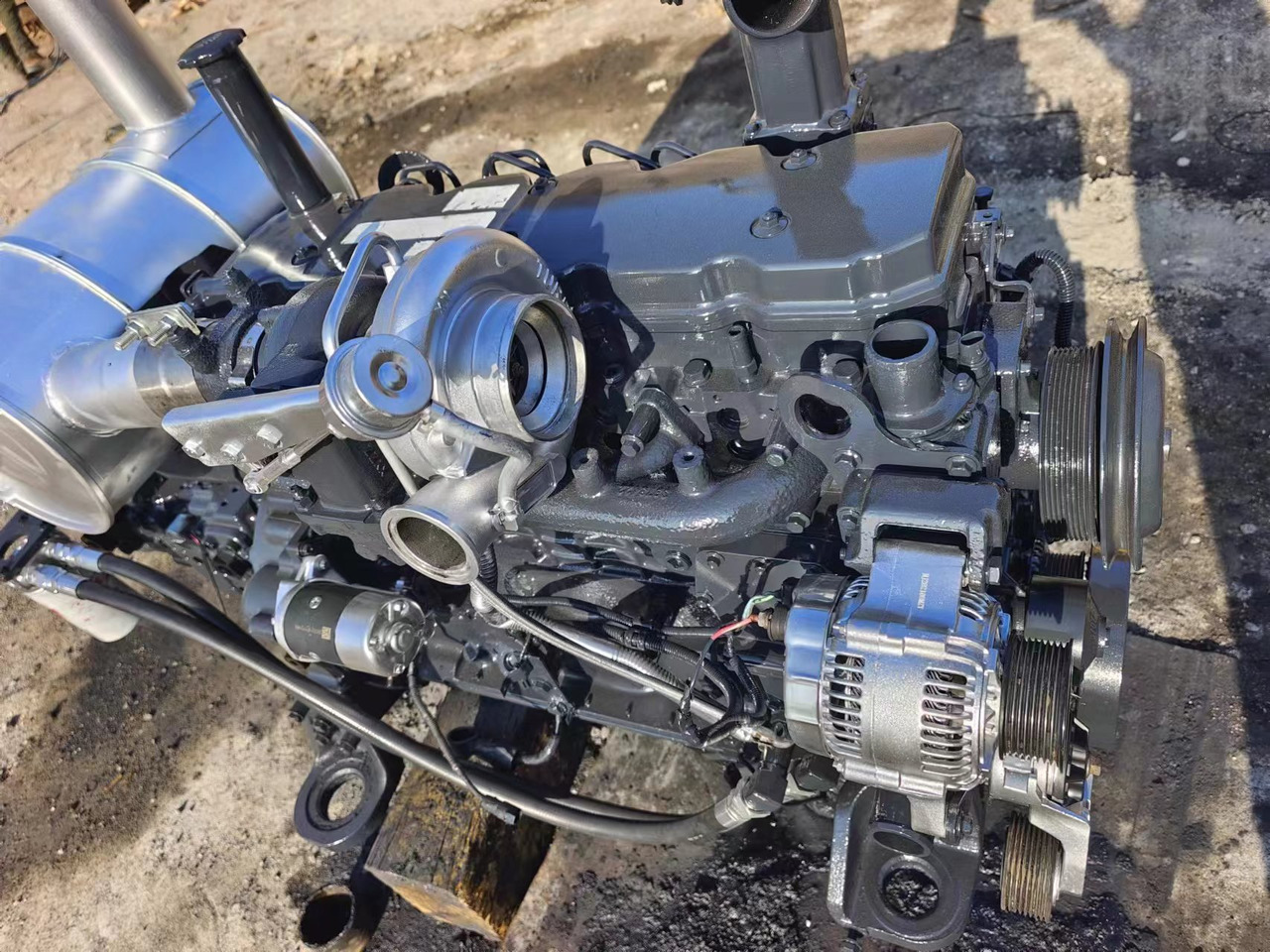 KOMATSU 6D107E-1 - Moteur pour Pelle: photos 2 KOMATSU 6D107E-1 - Moteur pour Pelle: photos 2