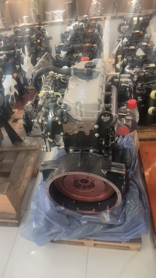 MITSUBISHI 4M40 - Moteur pour Pelle: photos 3 MITSUBISHI 4M40 - Moteur pour Pelle: photos 3
