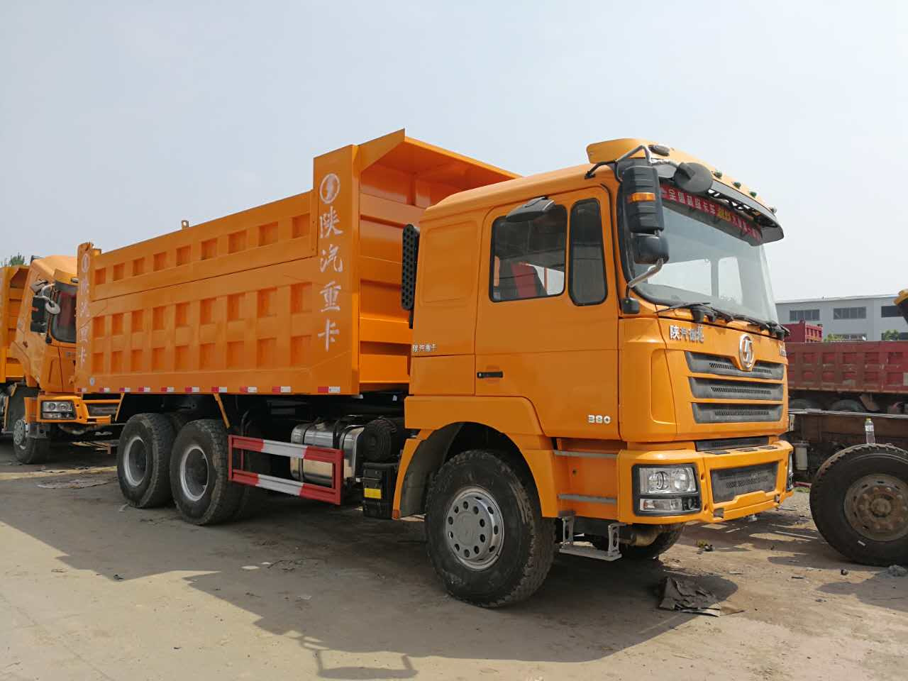 Shacman Shacman 380 6*4 dump truck - Camion benne: photos 1 Shacman Shacman 380 6*4 dump truck - Camion benne: photos 1