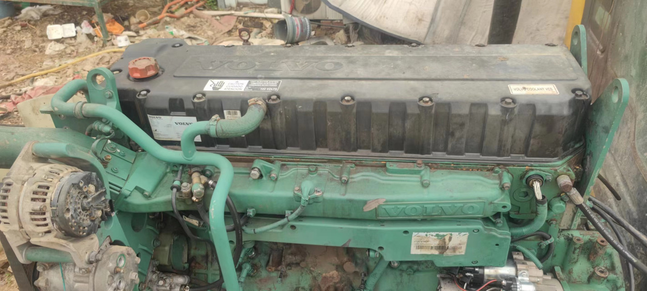 VOLVO D12D - Moteur pour Pelle: photos 1 VOLVO D12D - Moteur pour Pelle: photos 1