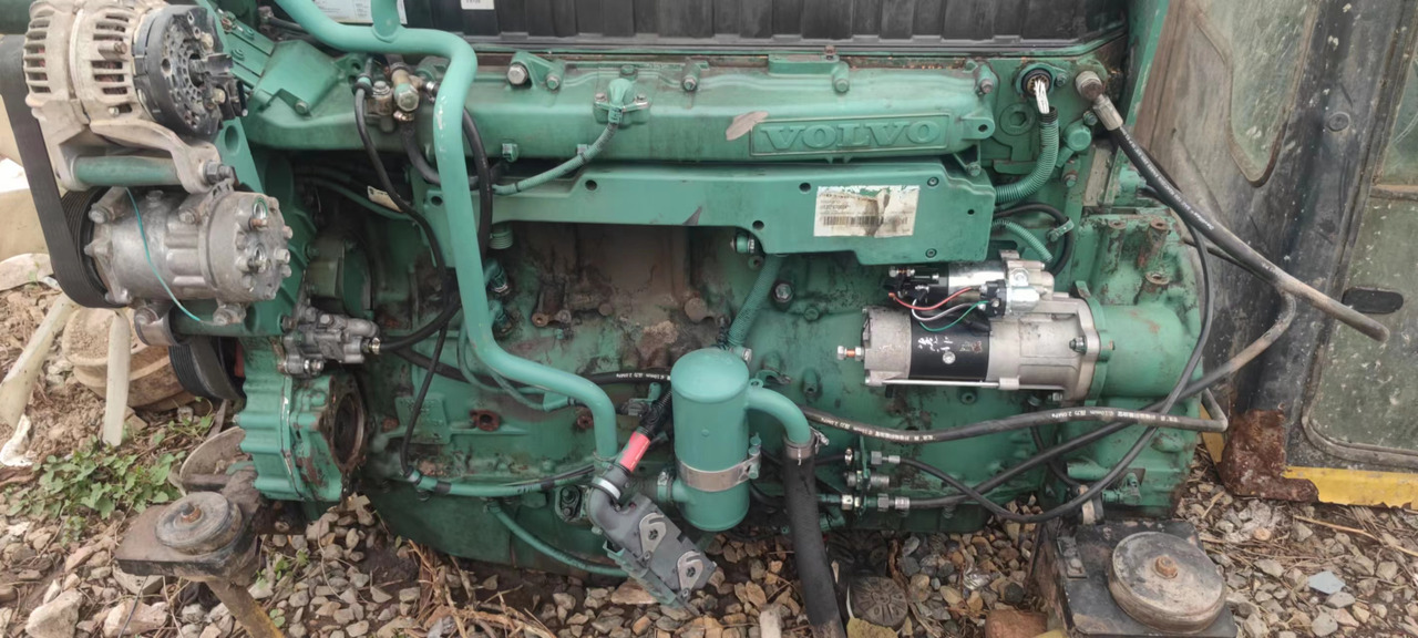 VOLVO D12D - Moteur pour Pelle: photos 1 VOLVO D12D - Moteur pour Pelle: photos 1