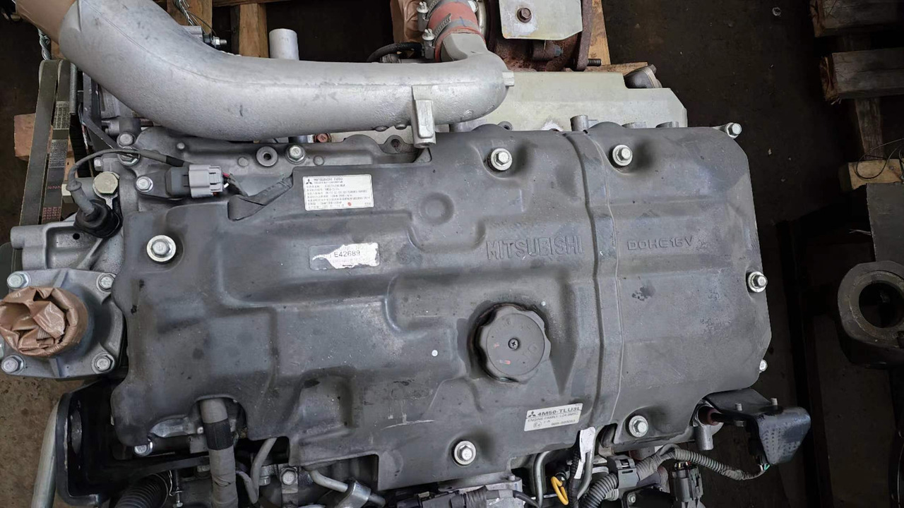 YANMAR 4M50 - Moteur pour Pelle: photos 1 YANMAR 4M50 - Moteur pour Pelle: photos 1