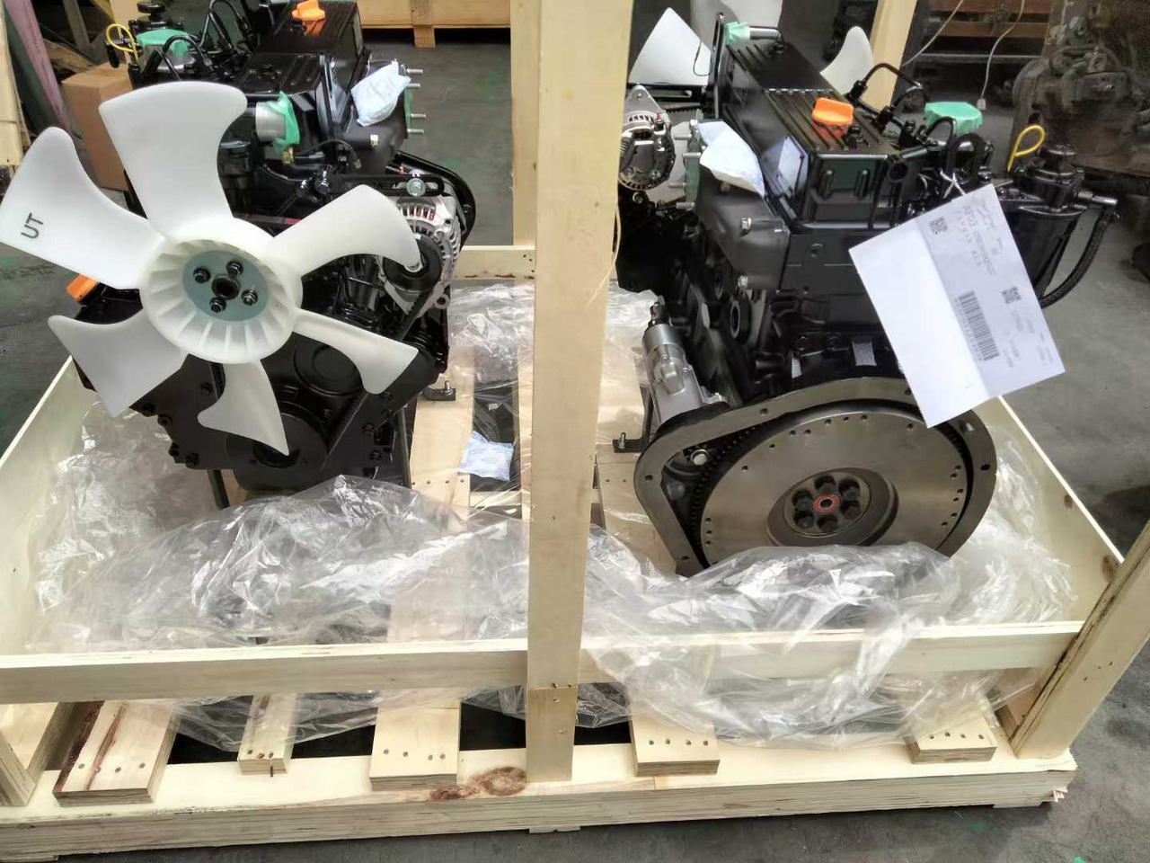 YANMAR 4TNE98 - Moteur pour Pelle: photos 4 YANMAR 4TNE98 - Moteur pour Pelle: photos 4