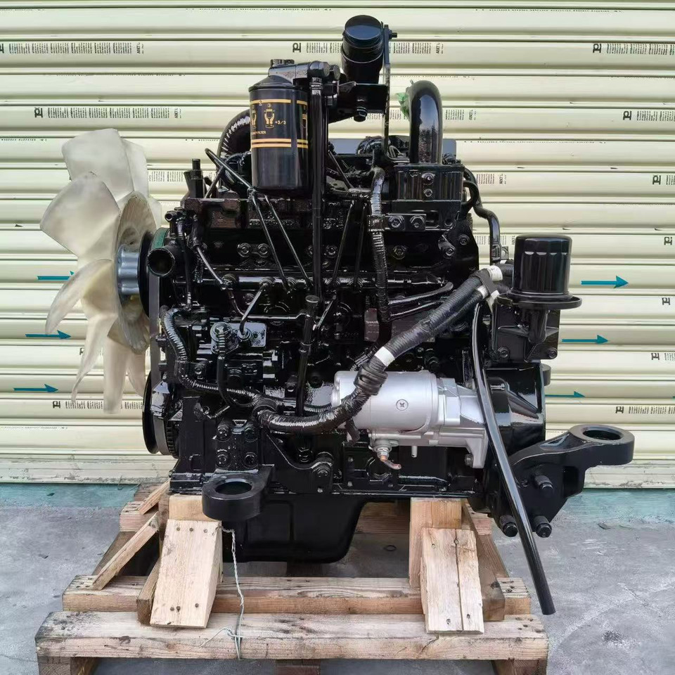 KOMATSU 4D95LE-5 - Moteur pour Pelle: photos 2 KOMATSU 4D95LE-5 - Moteur pour Pelle: photos 2