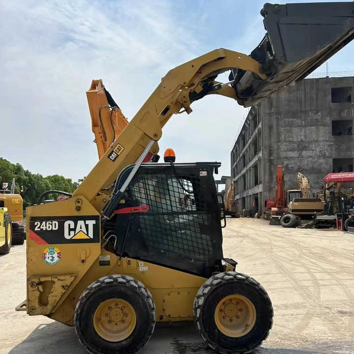 90% New Front Loader Tractor CAT 246D Skid Steer Loader / Used Cat 226B 246C 246d Mini Skid Steer Loader in Stock - Mini chargeuse: photos 1 90% New Front Loader Tractor CAT 246D Skid Steer Loader / Used Cat 226B 246C 246d Mini Skid Steer Loader in Stock - Mini chargeuse: photos 1