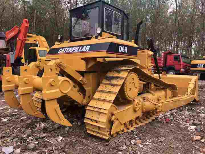 CAT High Quality Used Machinery , Original D6h Cat Bulldozer , Winch Attached Cat Bulldozer - Bulldozer: photos 4 CAT High Quality Used Machinery , Original D6h Cat Bulldozer , Winch Attached Cat Bulldozer - Bulldozer: photos 4