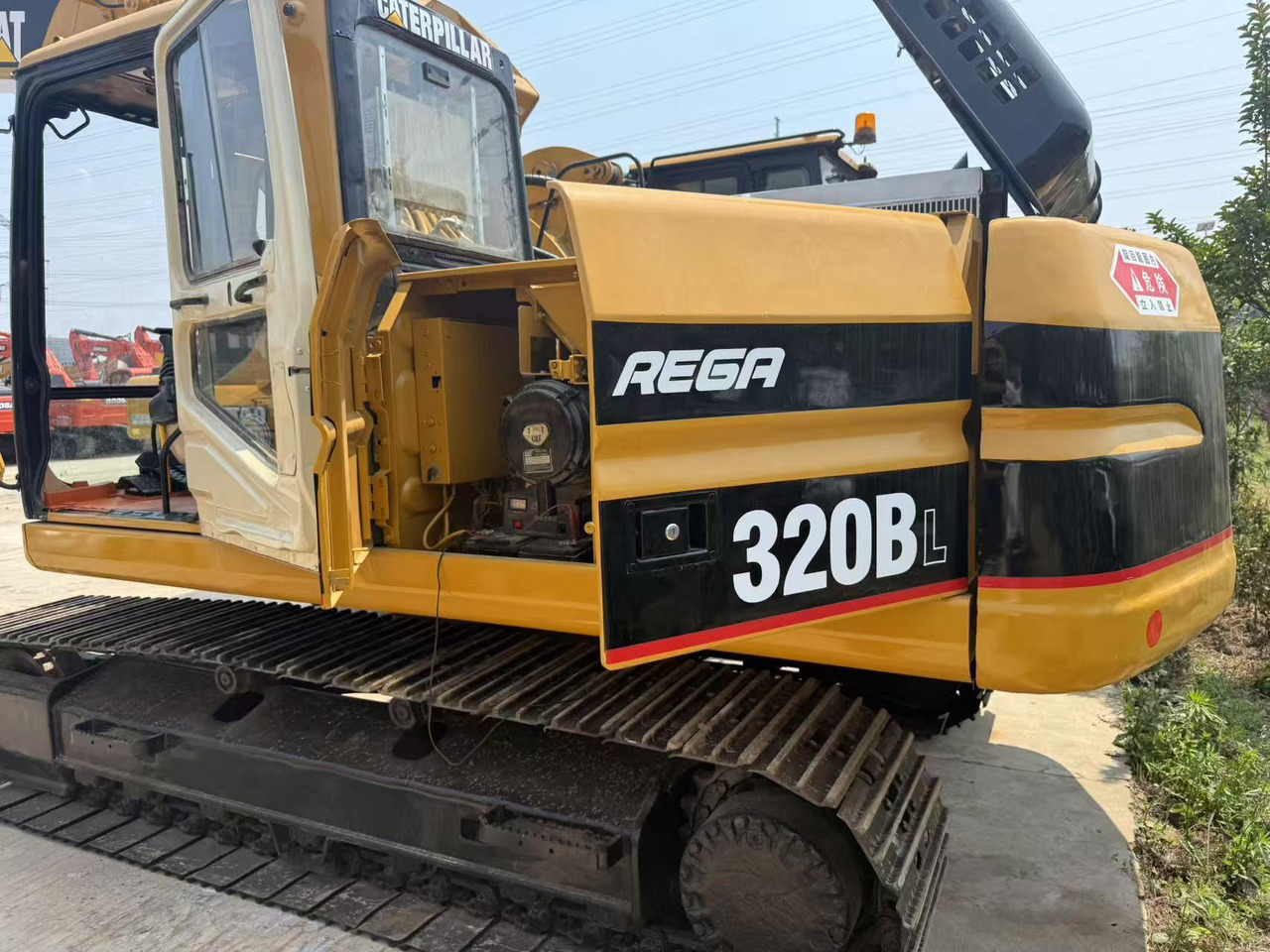 CATERPILLAR CRAWLER EXCAVATOR CAT 320B in Low Price for Hot Sale - Pelle sur chenille: photos 1 CATERPILLAR CRAWLER EXCAVATOR CAT 320B in Low Price for Hot Sale - Pelle sur chenille: photos 1