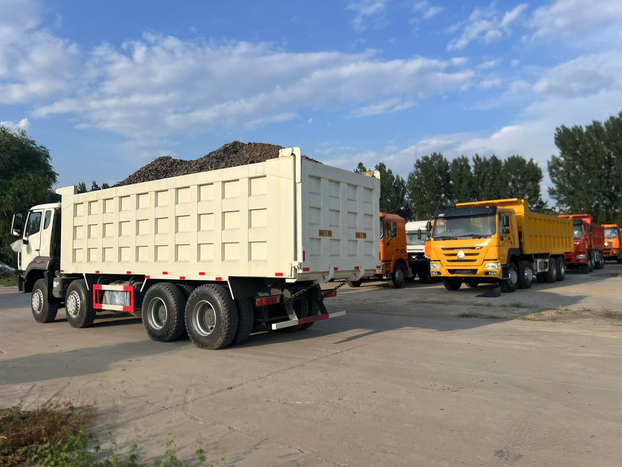 HOWO Used Dump Truck8*4 6*4 - Camion: photos 2 HOWO Used Dump Truck8*4 6*4 - Camion: photos 2