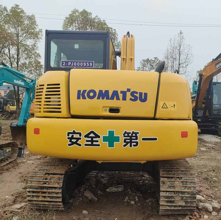 Cheap Used Komatsu PC70-8 Crawler Excavator with High Efficiency Used Heavy Machinery Komatsu PC70-8 Digger Cheap for Sale - Pelle sur chenille: photos 5 Cheap Used Komatsu PC70-8 Crawler Excavator with High Efficiency Used Heavy Machinery Komatsu PC70-8 Digger Cheap for Sale - Pelle sur chenille: photos 5