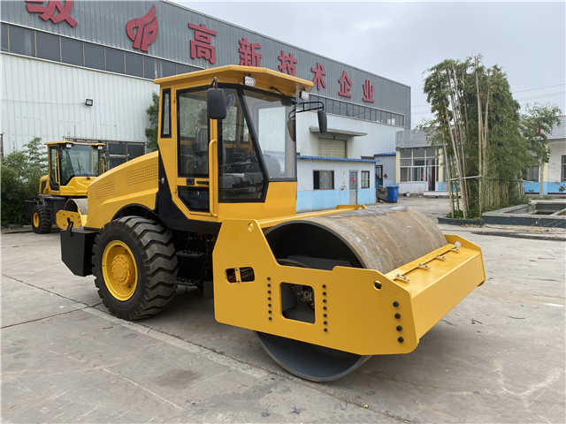 China Made Small Size Road Roller , Brand New Roller , New Compactor Machines - Rouleau compresseur: photos 3 China Made Small Size Road Roller , Brand New Roller , New Compactor Machines - Rouleau compresseur: photos 3