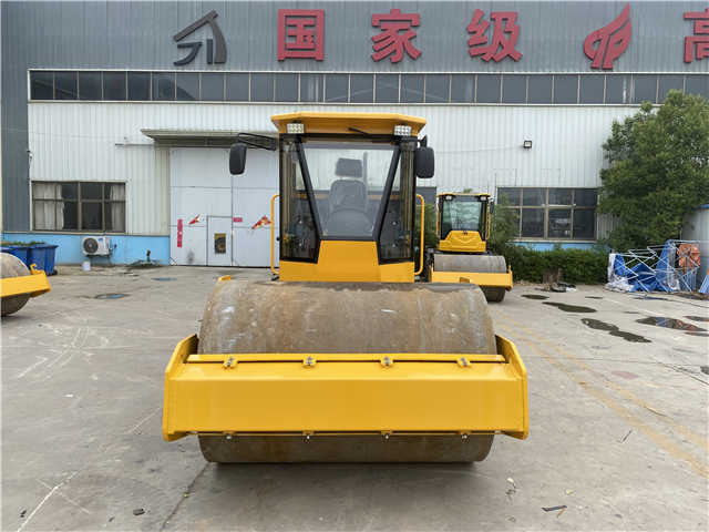 China Made Small Size Road Roller , Brand New Roller , New Compactor Machines - Rouleau compresseur: photos 2 China Made Small Size Road Roller , Brand New Roller , New Compactor Machines - Rouleau compresseur: photos 2