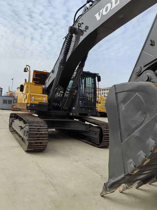 Good Condition VOLVO EC480DL Excavator Low Price Large Hydraulic Crawler Excavator volvo 480dl for Sale - Pelle: photos 4 Good Condition VOLVO EC480DL Excavator Low Price Large Hydraulic Crawler Excavator volvo 480dl for Sale - Pelle: photos 4