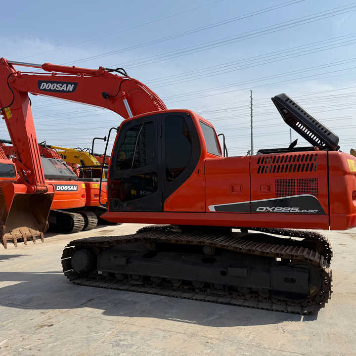 Heavy-Duty Doosan DX225LC-9C Excavator for Mining & Construction - Well-Maintained, Warranty Included - Pelle sur chenille: photos 1 Heavy-Duty Doosan DX225LC-9C Excavator for Mining & Construction - Well-Maintained, Warranty Included - Pelle sur chenille: photos 1
