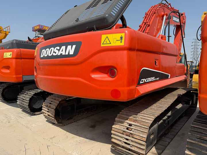 Heavy-Duty Doosan DX225LC-9C Excavator for Mining & Construction - Well-Maintained, Warranty Included - Pelle sur chenille: photos 4 Heavy-Duty Doosan DX225LC-9C Excavator for Mining & Construction - Well-Maintained, Warranty Included - Pelle sur chenille: photos 4