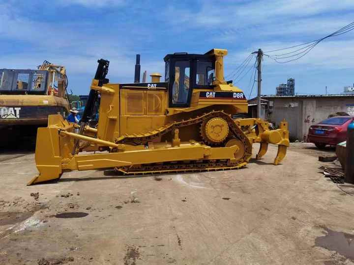 Hot Sale Used Original Japan Cat D8r Bulldozer/Big Dozer D 8 D7 Used D7r Bulldozer - Bulldozer: photos 4 Hot Sale Used Original Japan Cat D8r Bulldozer/Big Dozer D 8 D7 Used D7r Bulldozer - Bulldozer: photos 4
