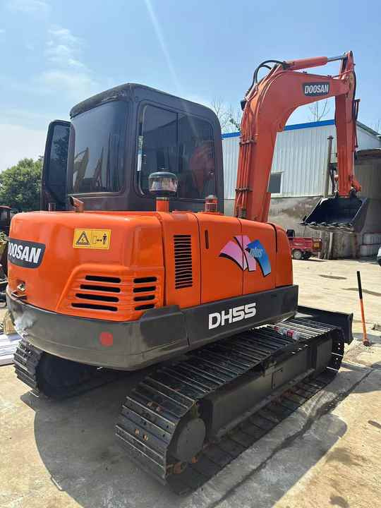 Low Shipping Used Excavator Doosan DH55 Good Condition with Low Hours - Pelle sur chenille: photos 2 Low Shipping Used Excavator Doosan DH55 Good Condition with Low Hours - Pelle sur chenille: photos 2