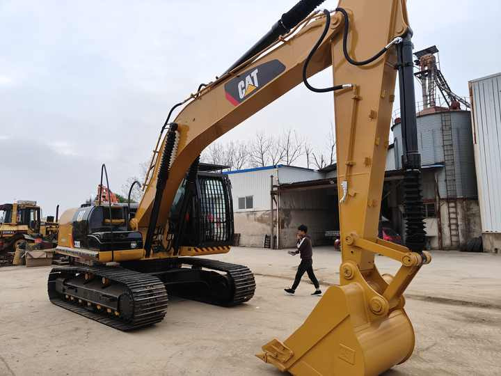 Second Hand Excavator 330D Used Low Price Caterpillar CAT 312D 315D 320D 325D in Good Condition - Pelle sur chenille: photos 2 Second Hand Excavator 330D Used Low Price Caterpillar CAT 312D 315D 320D 325D in Good Condition - Pelle sur chenille: photos 2