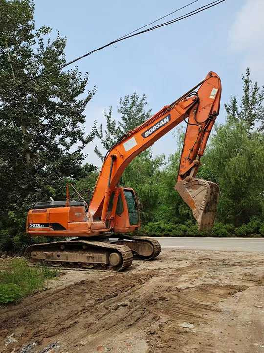 Used Digger DOOSAN DH225 Construction Machinery Construction Digger Used DOOSAN DH225 Cheap Excavator - Pelle sur chenille: photos 4 Used Digger DOOSAN DH225 Construction Machinery Construction Digger Used DOOSAN DH225 Cheap Excavator - Pelle sur chenille: photos 4