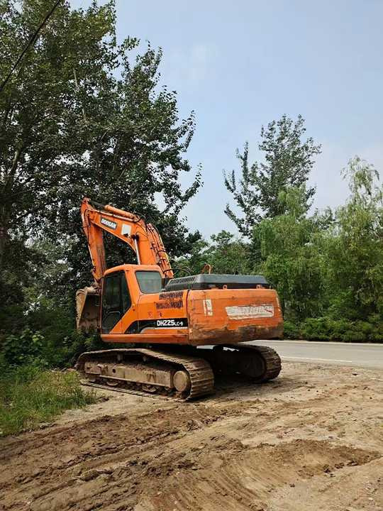 Used Digger DOOSAN DH225 Construction Machinery Construction Digger Used DOOSAN DH225 Cheap Excavator - Pelle sur chenille: photos 2 Used Digger DOOSAN DH225 Construction Machinery Construction Digger Used DOOSAN DH225 Cheap Excavator - Pelle sur chenille: photos 2