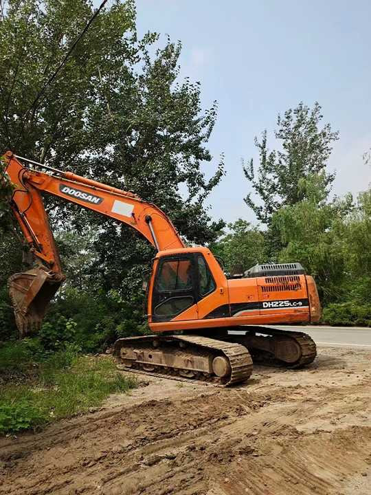 Used Digger DOOSAN DH225 Construction Machinery Construction Digger Used DOOSAN DH225 Cheap Excavator - Pelle sur chenille: photos 3 Used Digger DOOSAN DH225 Construction Machinery Construction Digger Used DOOSAN DH225 Cheap Excavator - Pelle sur chenille: photos 3