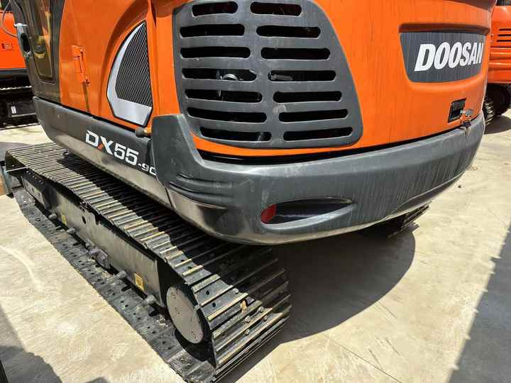 Used Digger DOOSAN DX55 Construction Machinery Construction Digger Used DOOSAN DX55 Cheap Excavator - Pelle sur chenille: photos 2 Used Digger DOOSAN DX55 Construction Machinery Construction Digger Used DOOSAN DX55 Cheap Excavator - Pelle sur chenille: photos 2