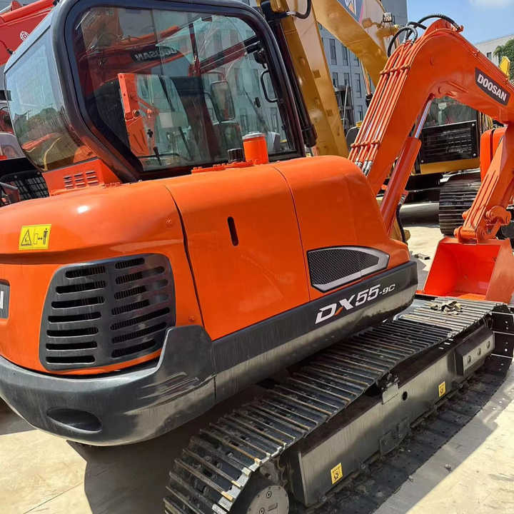 Used Digger DOOSAN DX55 Construction Machinery Construction Digger Used DOOSAN DX55 Cheap Excavator - Pelle sur chenille: photos 1 Used Digger DOOSAN DX55 Construction Machinery Construction Digger Used DOOSAN DX55 Cheap Excavator - Pelle sur chenille: photos 1