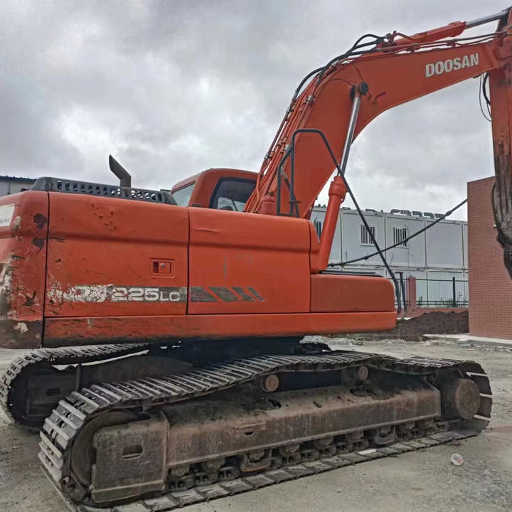 Used Digger Doosan DX225LC-9T Construction Machinery Construction Digger Used Doosan DX225LC-9T Cheap Excavator - Pelle sur chenille: photos 1 Used Digger Doosan DX225LC-9T Construction Machinery Construction Digger Used Doosan DX225LC-9T Cheap Excavator - Pelle sur chenille: photos 1