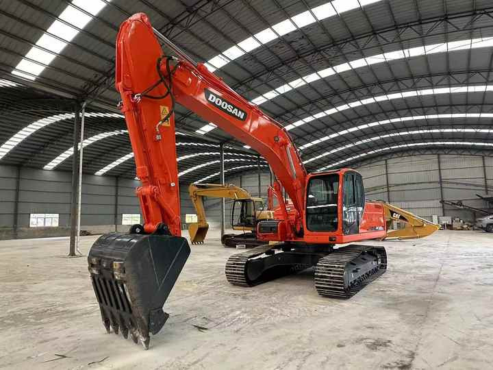 Used Digger Doosan DX225LC-9T Construction Machinery Construction Digger Used Doosan DX225LC-9T Cheap Excavator - Pelle sur chenille: photos 3 Used Digger Doosan DX225LC-9T Construction Machinery Construction Digger Used Doosan DX225LC-9T Cheap Excavator - Pelle sur chenille: photos 3