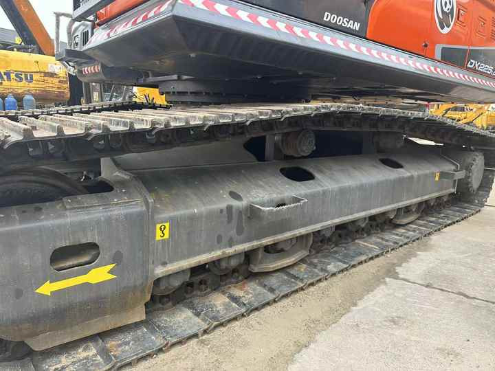Used Digger Doosan DX225LC-9T Construction Machinery Construction Digger Used Doosan DX225LC-9T Cheap Excavator - Pelle sur chenille: photos 4 Used Digger Doosan DX225LC-9T Construction Machinery Construction Digger Used Doosan DX225LC-9T Cheap Excavator - Pelle sur chenille: photos 4