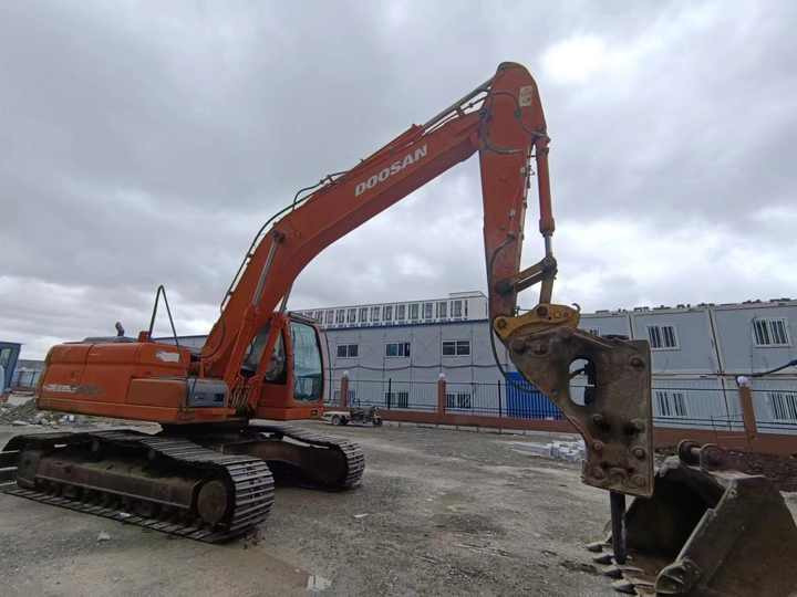 Used Digger Doosan DX225LC-9T Construction Machinery Construction Digger Used Doosan DX225LC-9T Cheap Excavator - Pelle sur chenille: photos 4 Used Digger Doosan DX225LC-9T Construction Machinery Construction Digger Used Doosan DX225LC-9T Cheap Excavator - Pelle sur chenille: photos 4