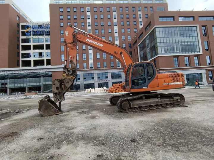 Used Digger Doosan DX225LC-9T Construction Machinery Construction Digger Used Doosan DX225LC-9T Cheap Excavator - Pelle sur chenille: photos 2 Used Digger Doosan DX225LC-9T Construction Machinery Construction Digger Used Doosan DX225LC-9T Cheap Excavator - Pelle sur chenille: photos 2