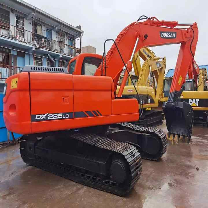 Used Doosan DX225LC Excavator | Low Hours | Heavy Duty | Global Shipping | Well-Maintained - Pelle: photos 1 Used Doosan DX225LC Excavator | Low Hours | Heavy Duty | Global Shipping | Well-Maintained - Pelle: photos 1